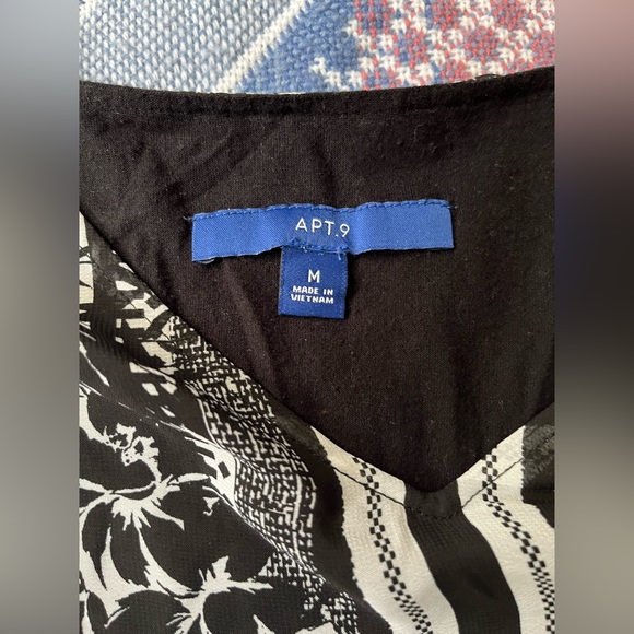 Apt. 9 Blouse - Picture 2 of 3